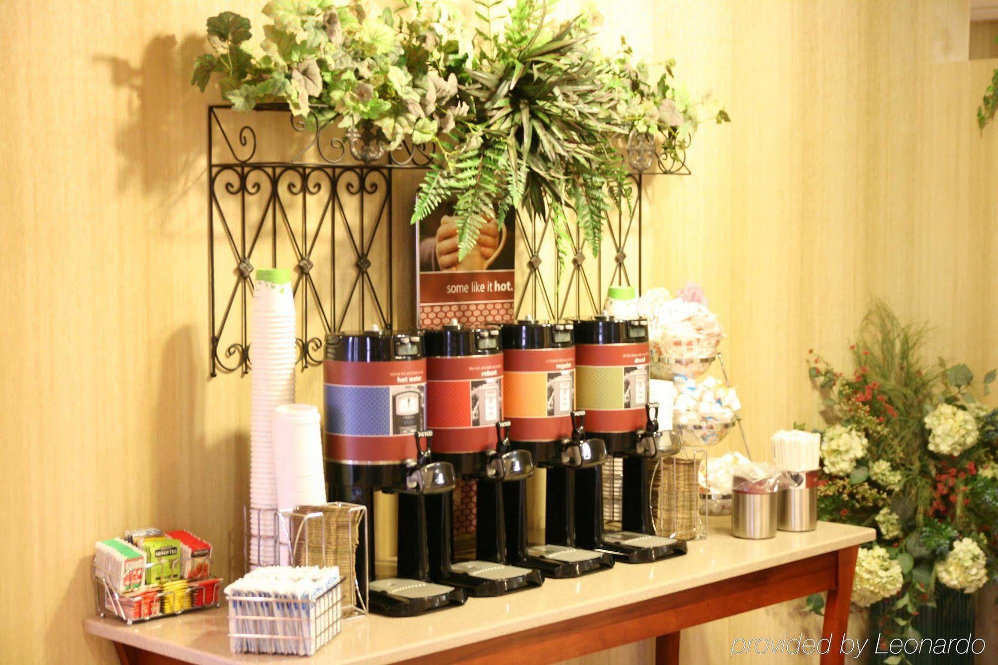 阿什兰德希尔顿恒庭酒店 餐厅 照片